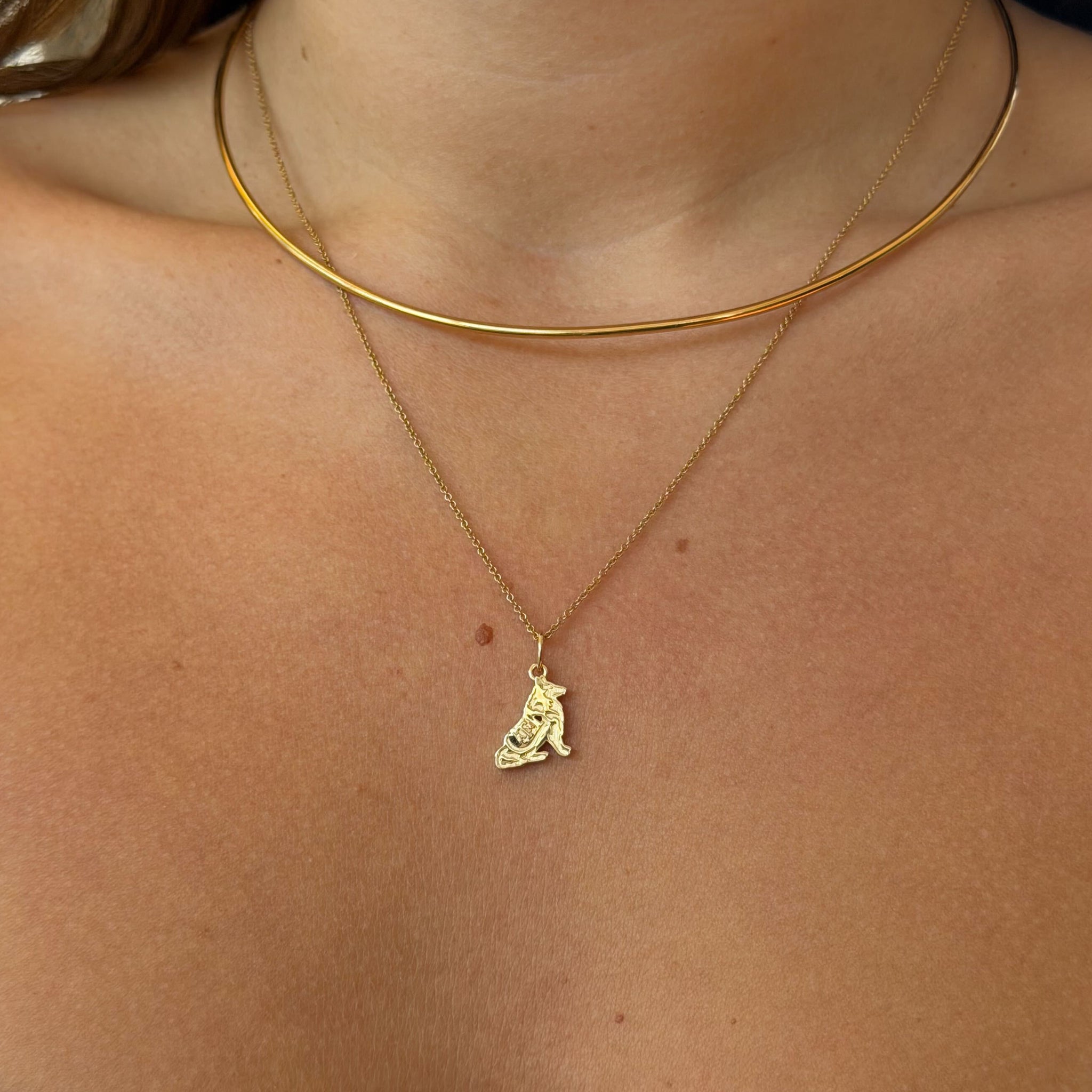Texas A&M Reveille Charm shown on figure in gold on Cable Chain with Neck Collar in gold
