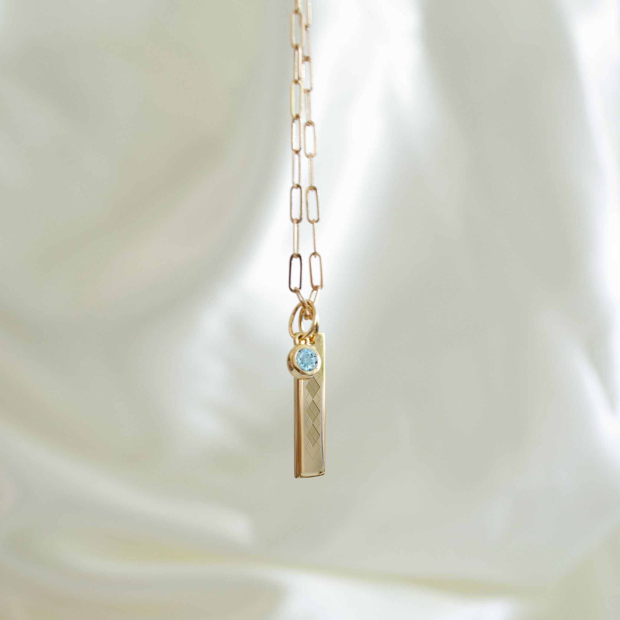 UNC Argyle Bar Bundle shown in gold